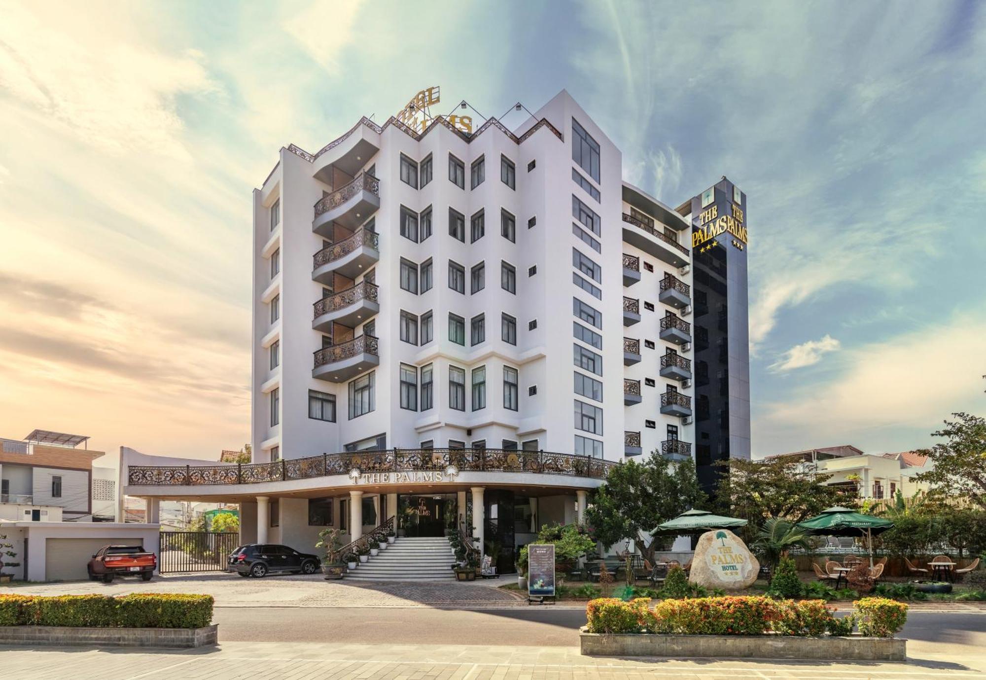 The Palms Hotel By Hmg Phan Thiet Exteriör bild