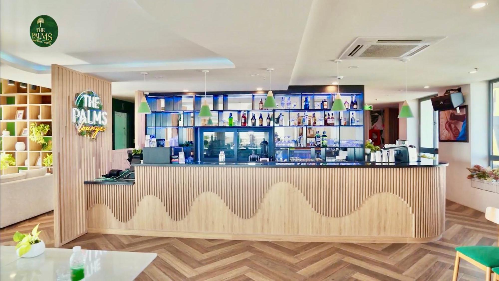 The Palms Hotel By Hmg Phan Thiet Exteriör bild