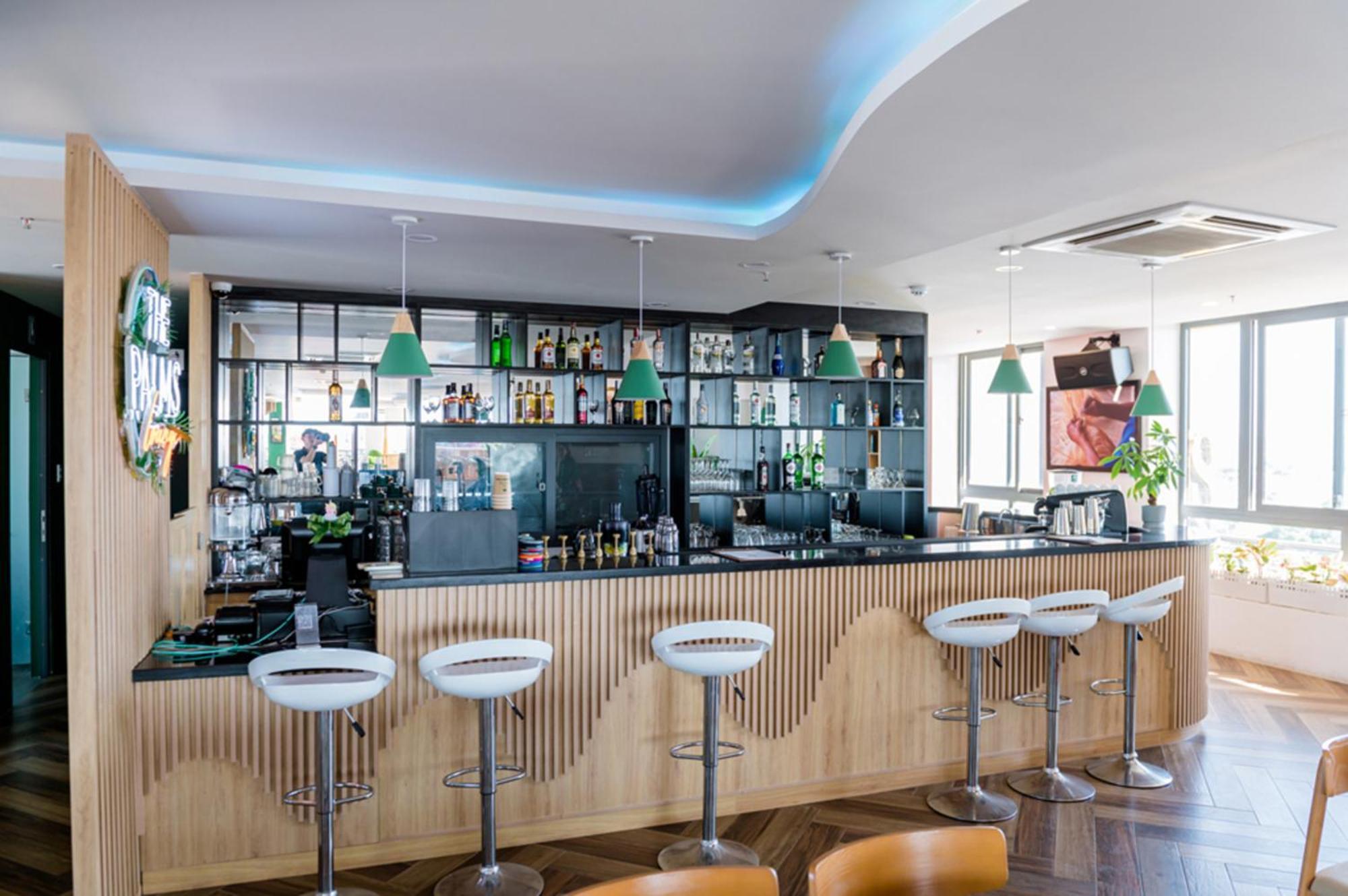The Palms Hotel By Hmg Phan Thiet Exteriör bild