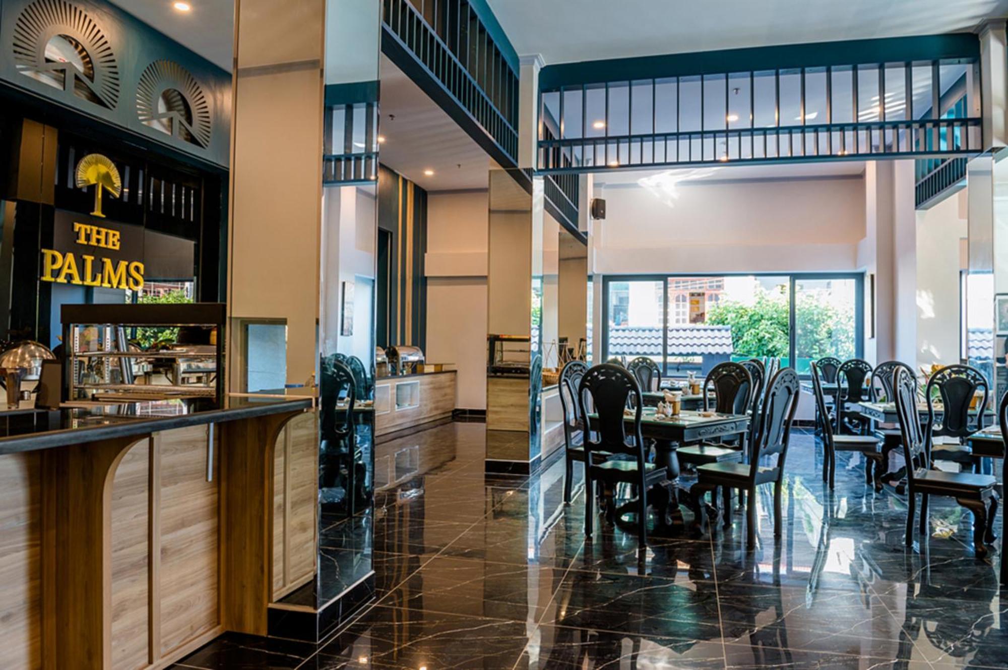 The Palms Hotel By Hmg Phan Thiet Exteriör bild