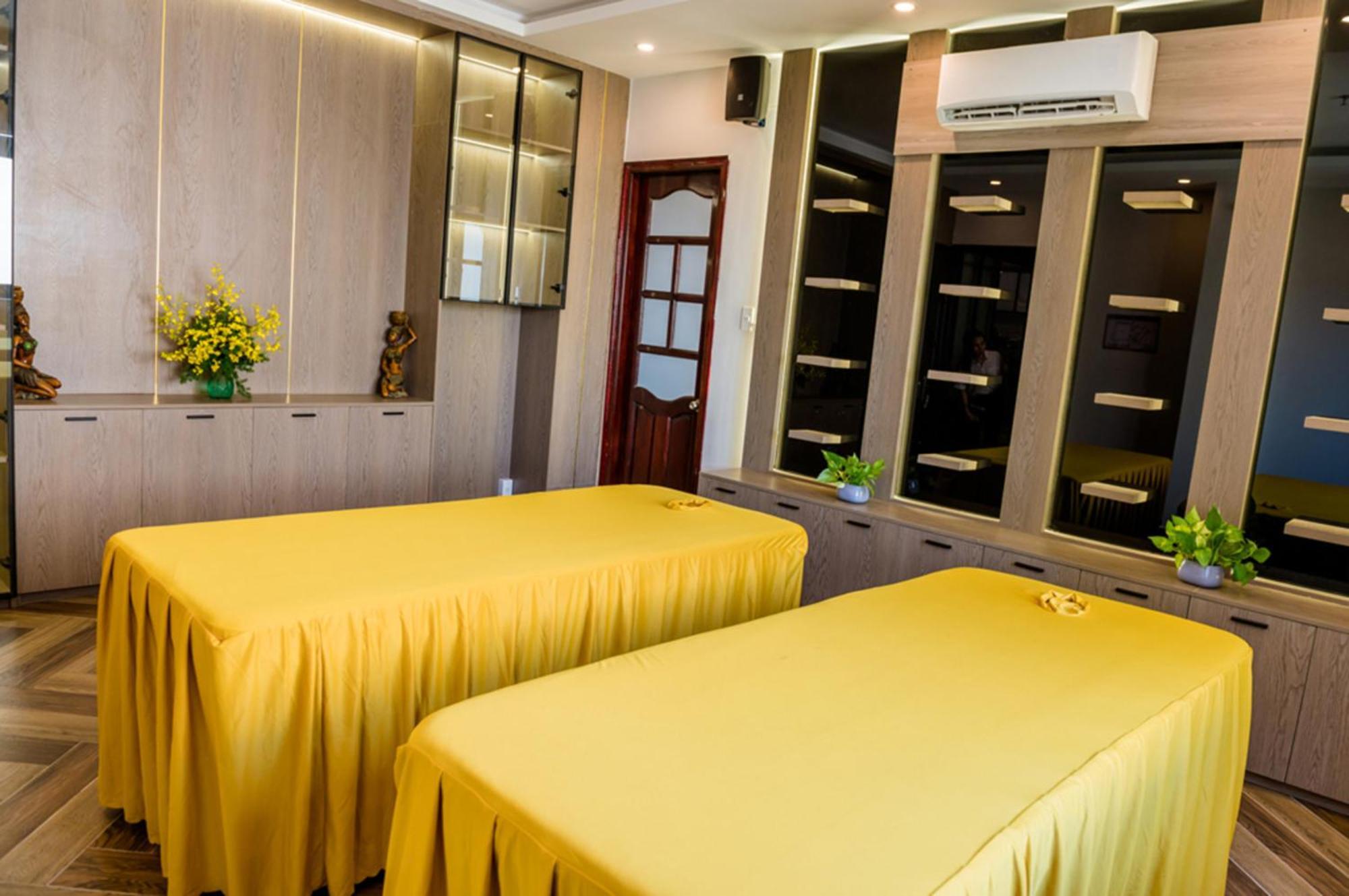 The Palms Hotel By Hmg Phan Thiet Exteriör bild